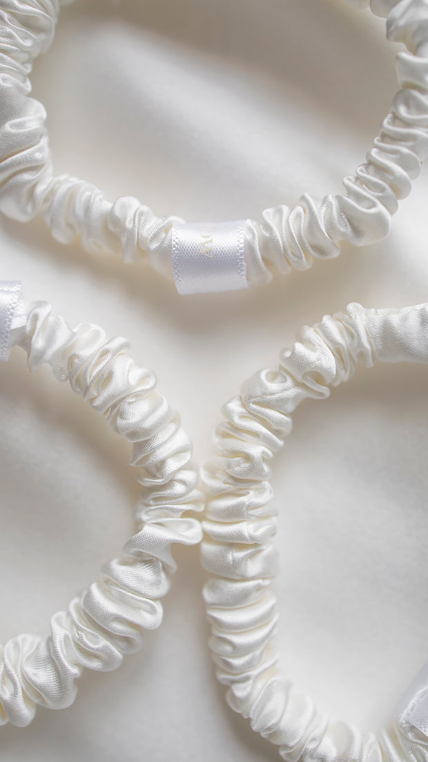 Silk Scrunchies White 1 cm